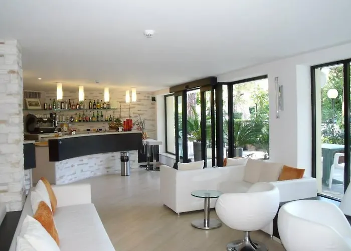 Monica 2* リッチョーネ