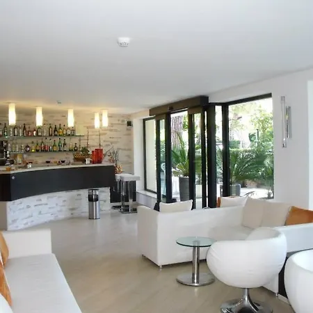 Monica 2* Риччоне