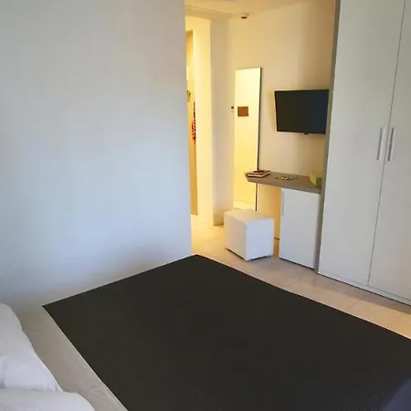 Отель Monica Риччоне