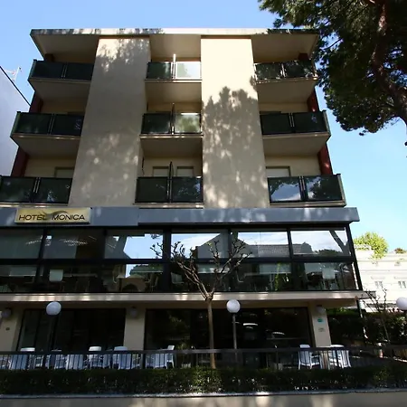 Otel Monica