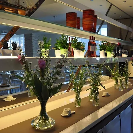 Monica Отель Риччоне