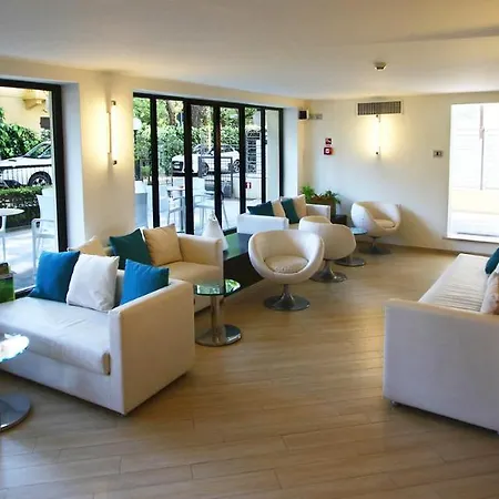 Monica Риччоне