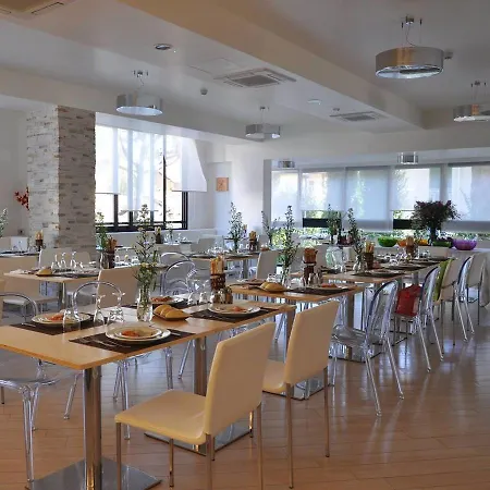 Monica 2* Риччоне