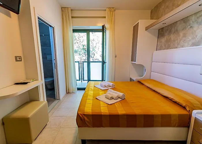 Monica 2* ריצ'יונה