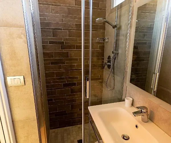 Monica Ξενοδοχείο