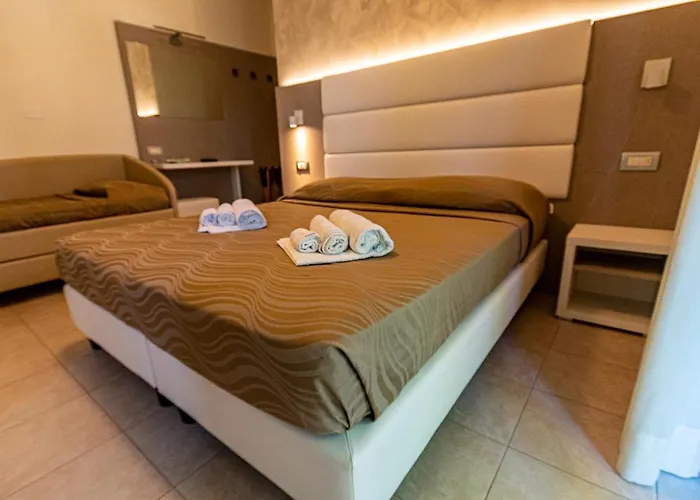 Hotel Monica