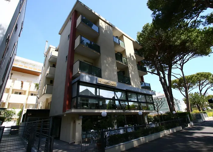 Hotel Monica