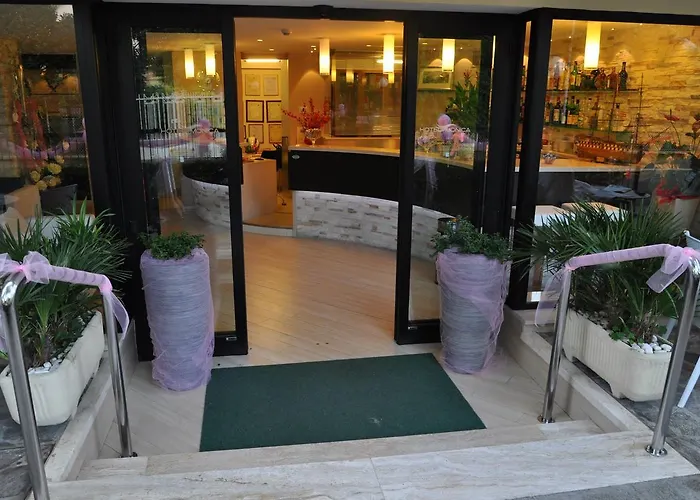 Monica Hotel