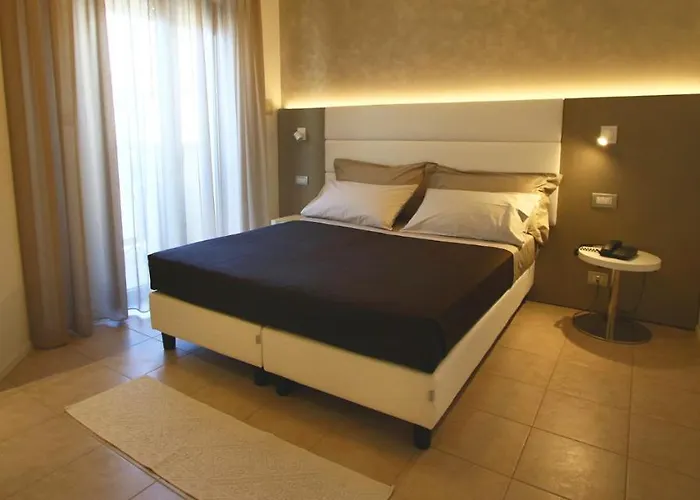 Hotel Monica 2*