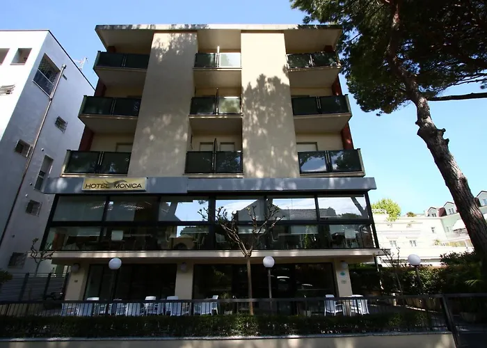 Hotel Monica