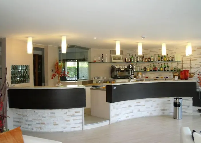 Monica Hotel 2*