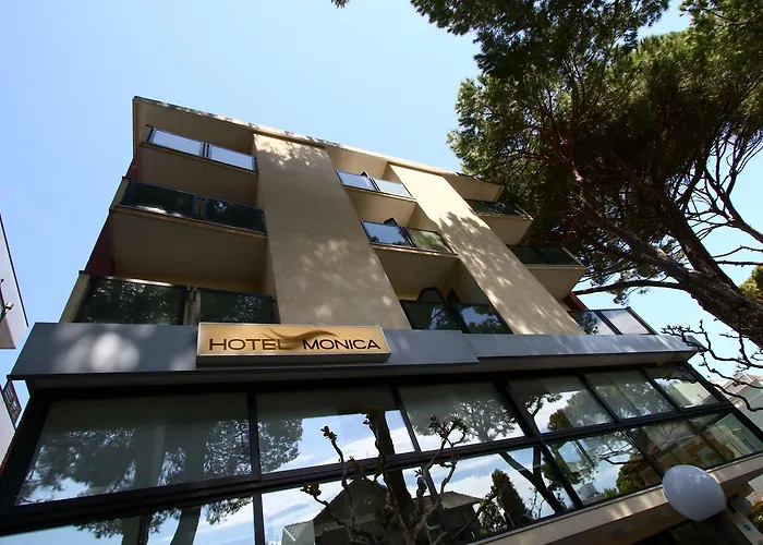 Monica Hotel 2*