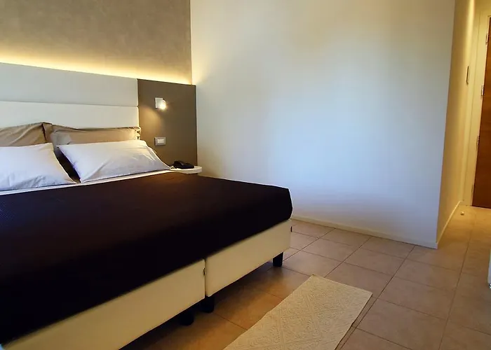 Hotel Monica 2*