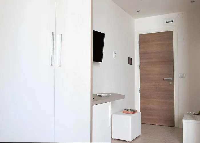 Hotel Monica 2*