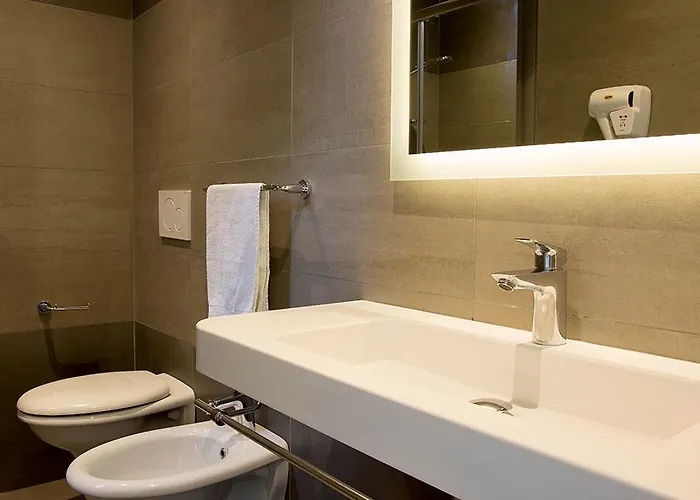 Monica מלון ריצ'יונה