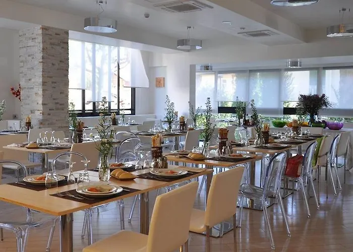 Monica 2* ריצ'יונה