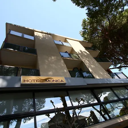 Monica Hotel 2*
